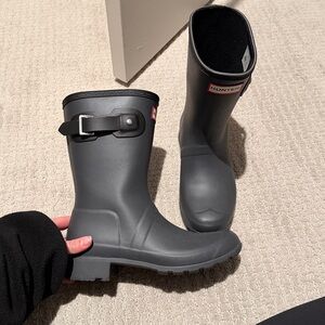 Hunter rain boots- women’s size 6